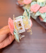 Load image into Gallery viewer, Rose Leafy Claw Clip
