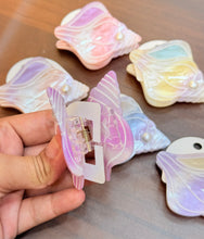 Load image into Gallery viewer, Pearl Sea Shell Claw Clip
