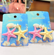 Load image into Gallery viewer, Dual Star Fish Beach Hair Pin
