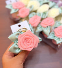 Load image into Gallery viewer, Rose Leafy Claw Clip
