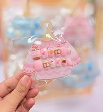 Load image into Gallery viewer, Tshirt Theme Press On Nail
