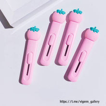 Load image into Gallery viewer, Strawberry Cutter
