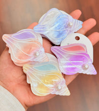 Load image into Gallery viewer, Pearl Sea Shell Claw Clip
