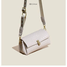 Load image into Gallery viewer, Crisscross Purse
