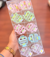 Load image into Gallery viewer, Mini Square Flower Claw Clip
