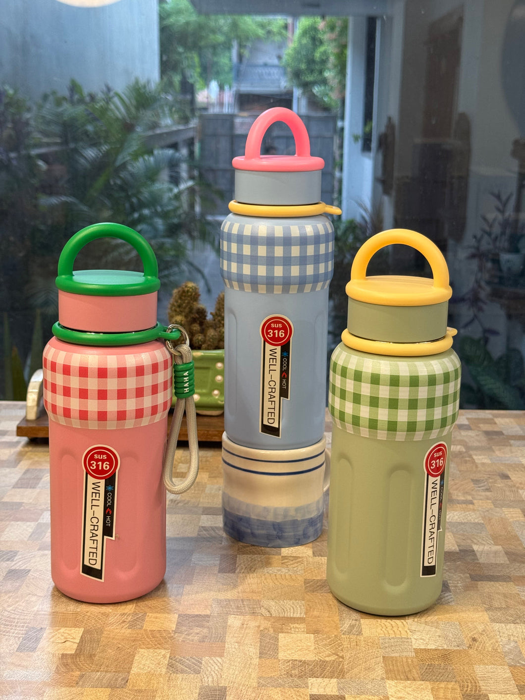 Insulated Pastel Checked Bottels