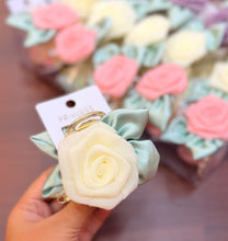 Load image into Gallery viewer, Rose Leafy Claw Clip
