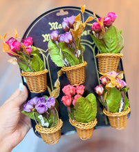 Load image into Gallery viewer, Flower Basket Magnet
