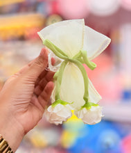 Load image into Gallery viewer, Tulip Bow Big Claw Clip
