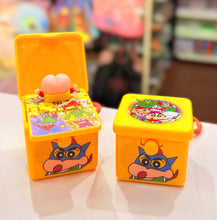 Load image into Gallery viewer, Shinchan Bum Box Keychain
