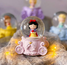 Load image into Gallery viewer, Mini Princess Carriage Lamp
