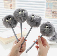 Load image into Gallery viewer, African Elephant Pom Pom Black Gel Pen
