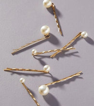 Load image into Gallery viewer, Goldy Pearl Bobby Pins (set of 2)
